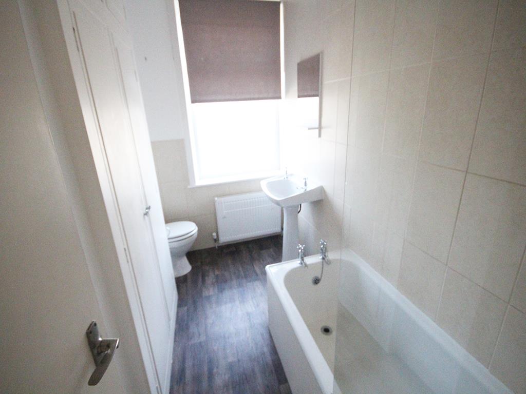 2 bedroom mid terrace house To Let in Barnoldswick - IMG_1610.jpg